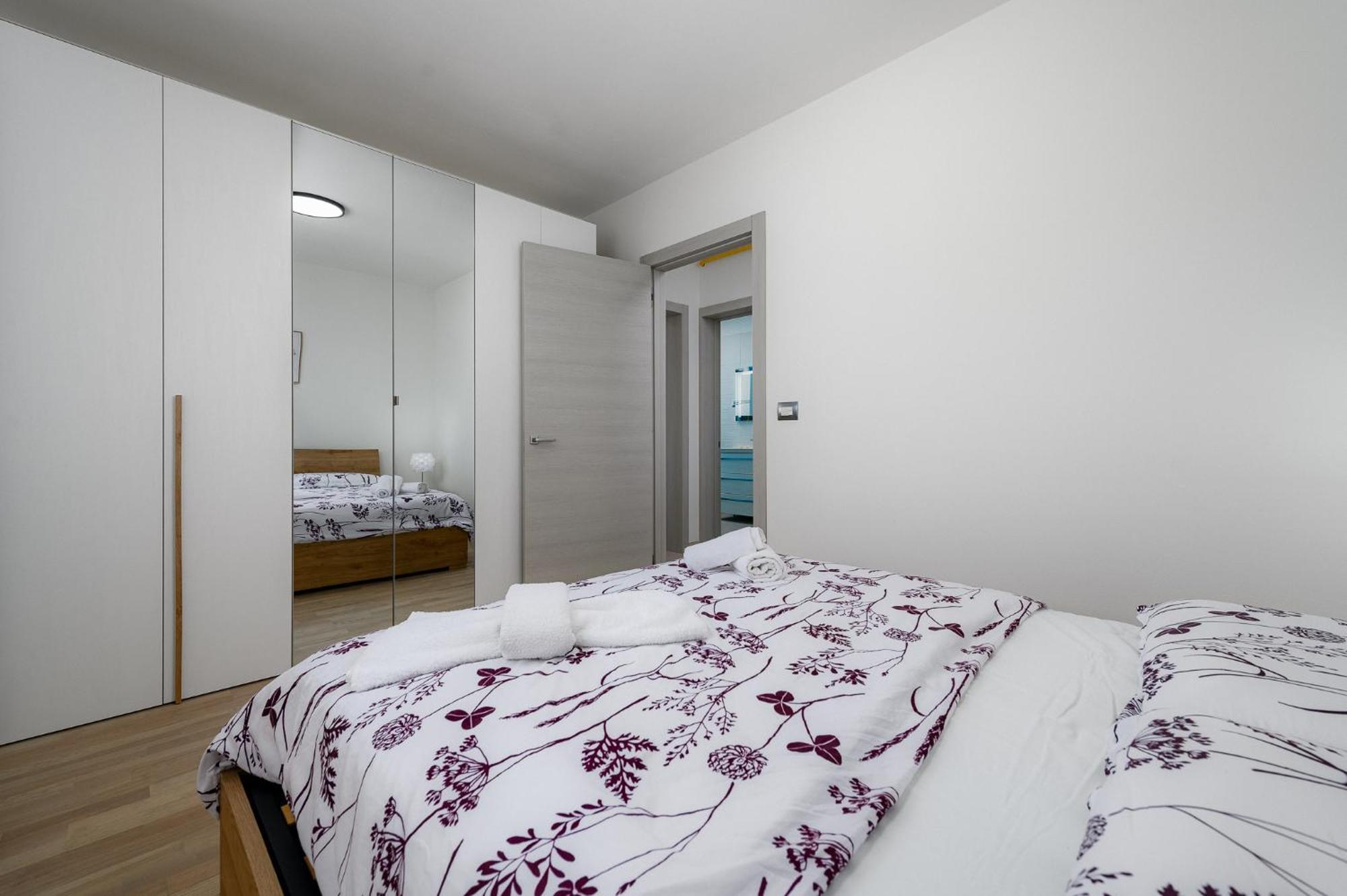 Stancija Amorozo 5 - Apartment N. 7 포레치 외부 사진